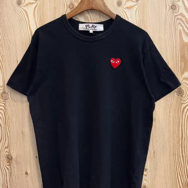 [SOLD OUT] 꼼데가르송 레드 하트 블랙 티셔츠