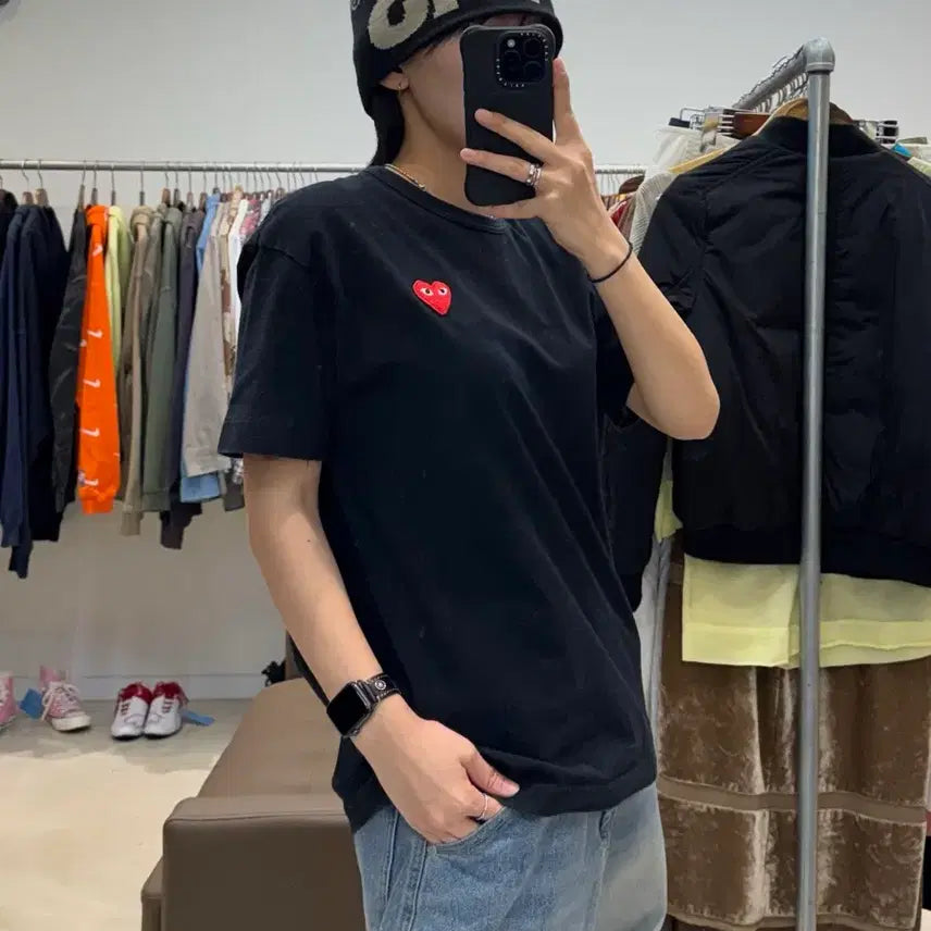 [SOLD OUT] 꼼데가르송 레드 하트 블랙 티셔츠