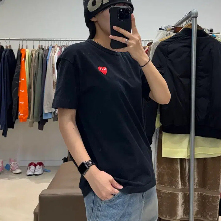[SOLD OUT] 꼼데가르송 레드 하트 블랙 티셔츠