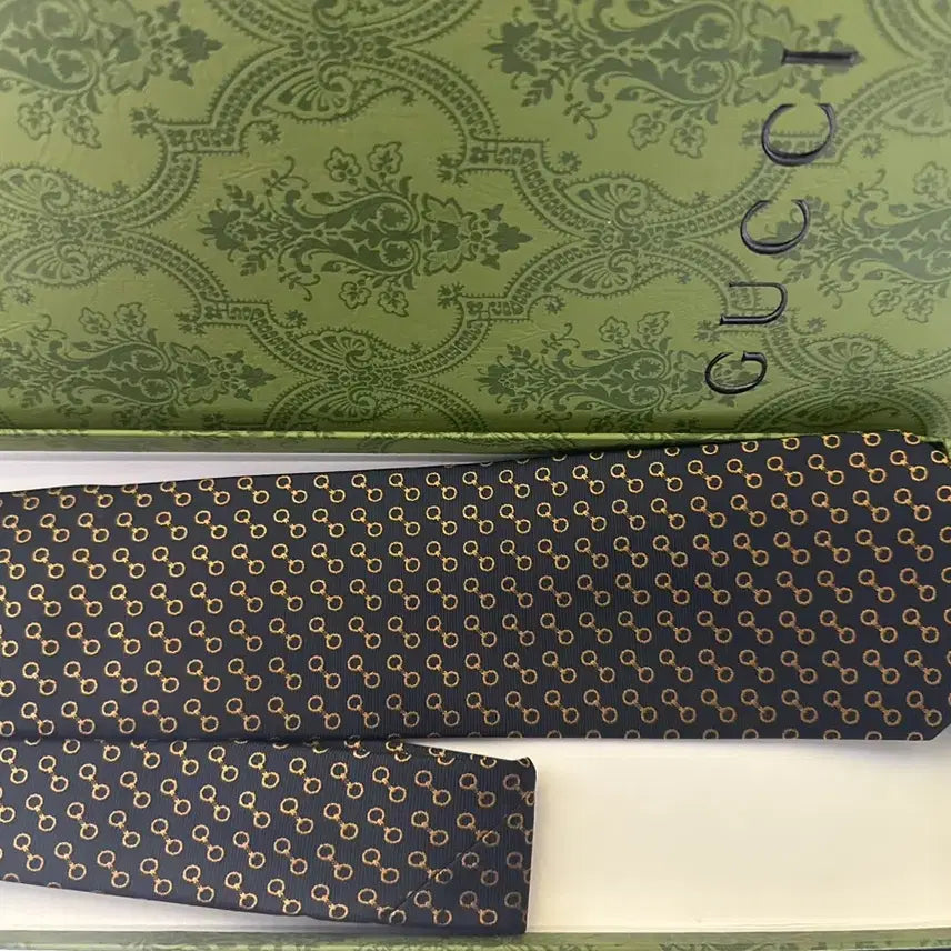 [BUNJANG] Gucci GG Logo Silk Tie / 구찌 블랙 GG 로고 패턴 실크 넥타이
