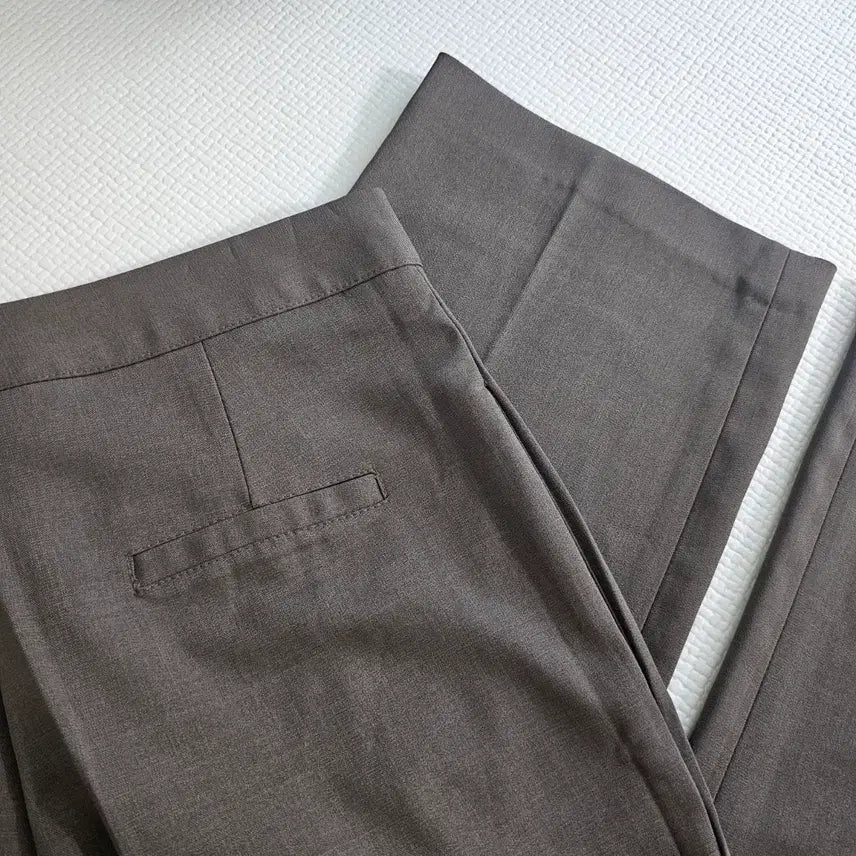 [BUNJANG] Pin-tuck Brown Slacks M / 