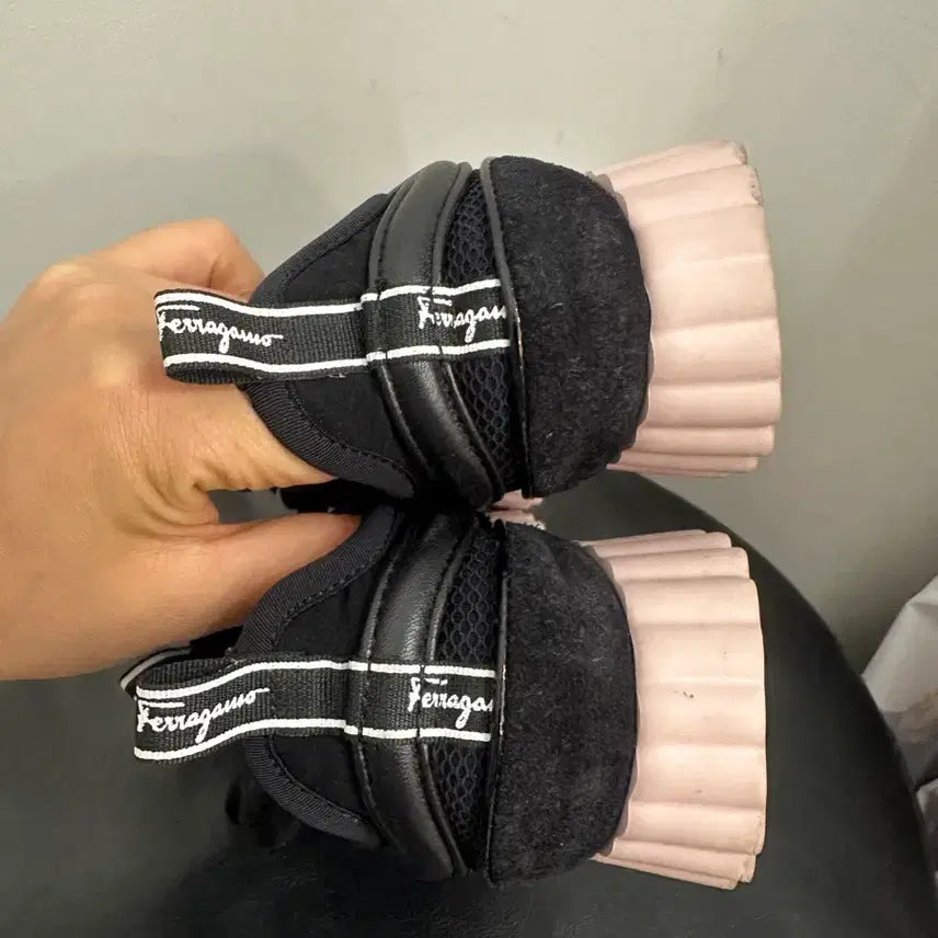 [BUNJANG] Ferragamo Sneakers (Size 5C/225) / 정품 페라가모 스니커즈 신발 5C/225