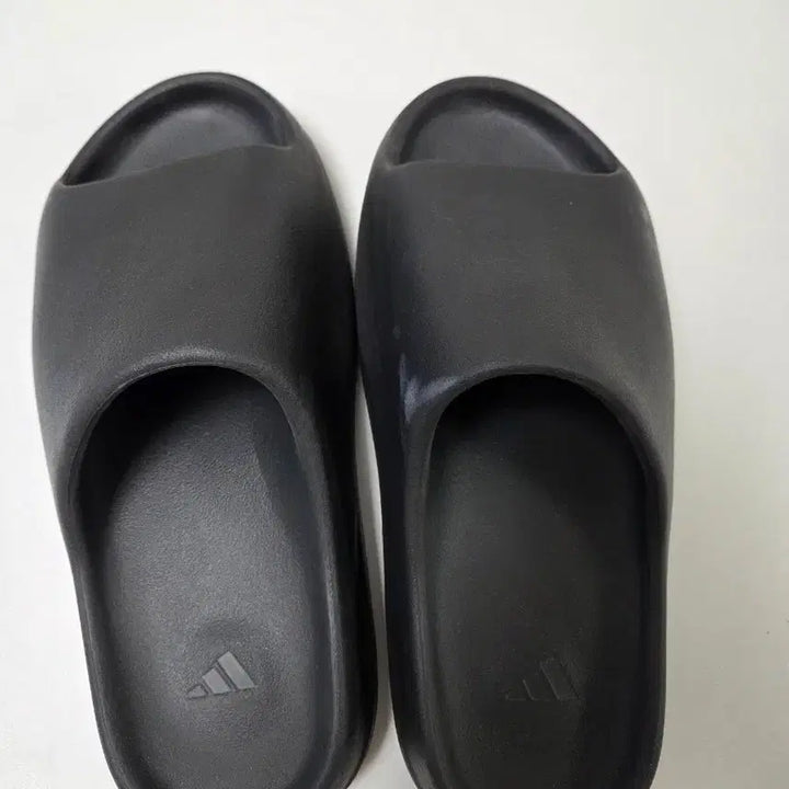 [SOLD OUT] 아디다스 이지 슬라이드 오닉스 295 팝니다