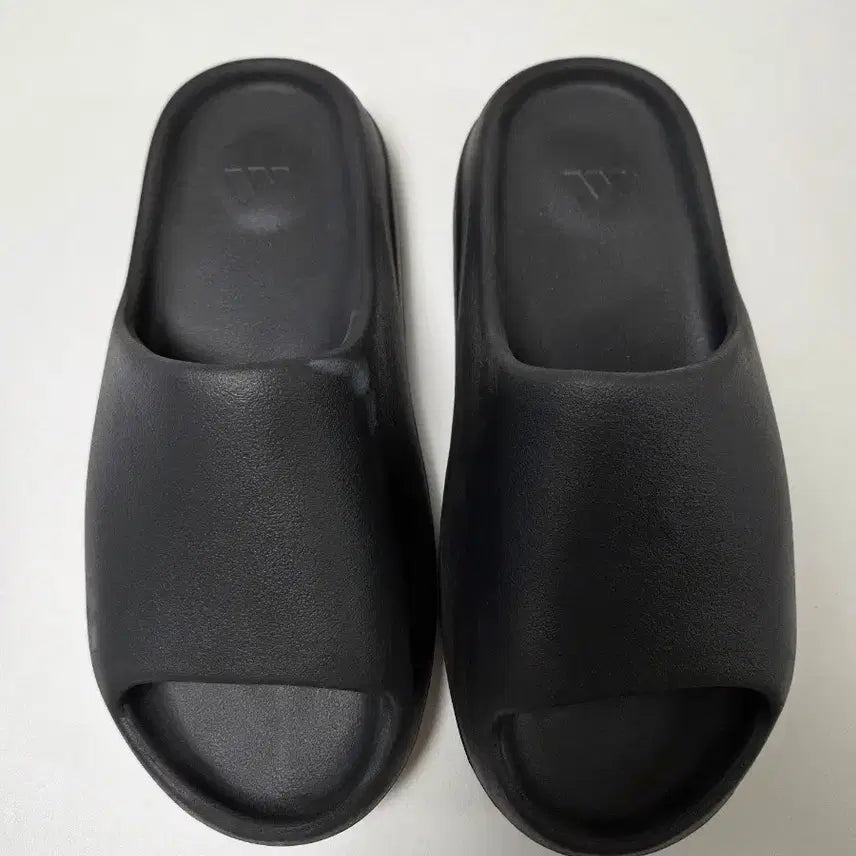 [SOLD OUT] 아디다스 이지 슬라이드 오닉스 295 팝니다