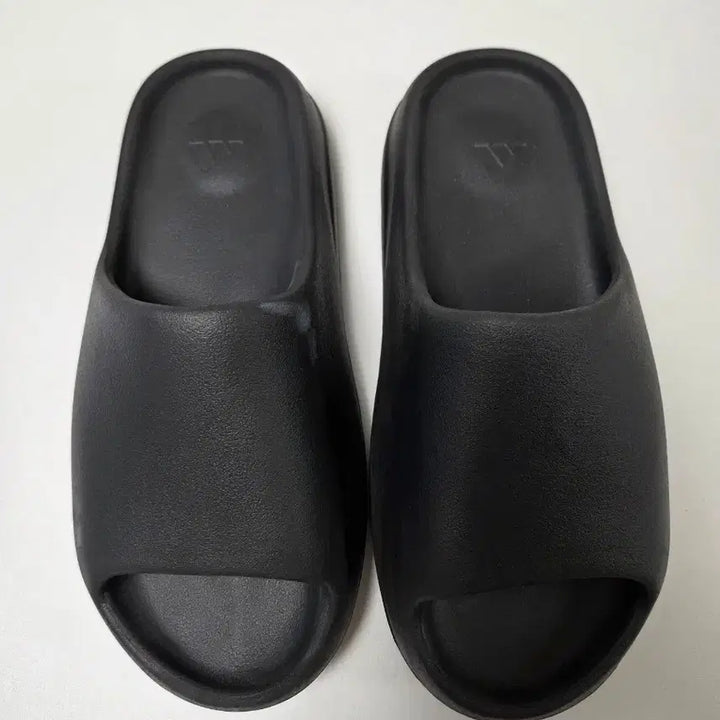 [SOLD OUT] 아디다스 이지 슬라이드 오닉스 295 팝니다