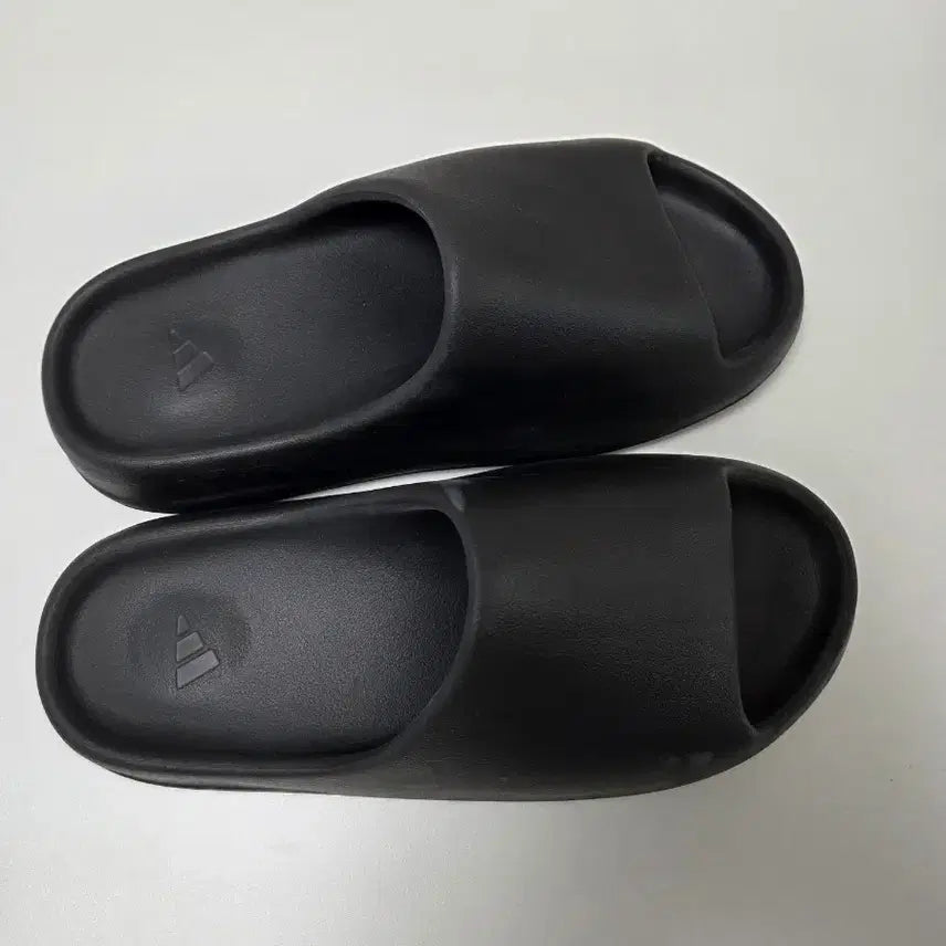 [SOLD OUT] 아디다스 이지 슬라이드 오닉스 295 팝니다