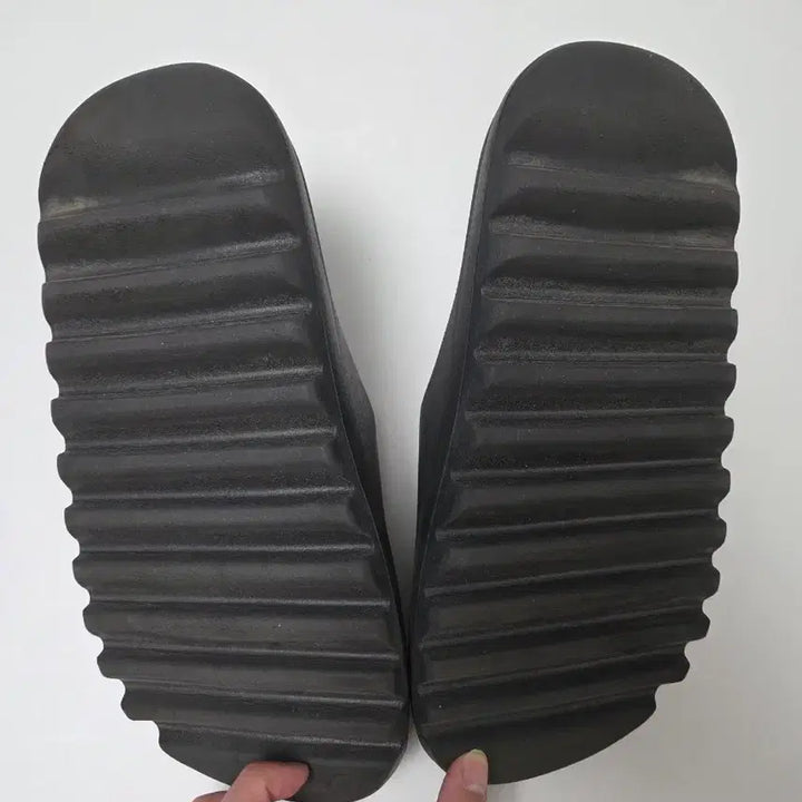 [SOLD OUT] 아디다스 이지 슬라이드 오닉스 295 팝니다
