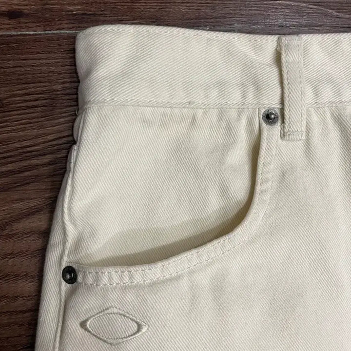 [BUNJANG] MSCHF Bermuda Pants Cream / 미스치프 버뮤다 팬츠 크림