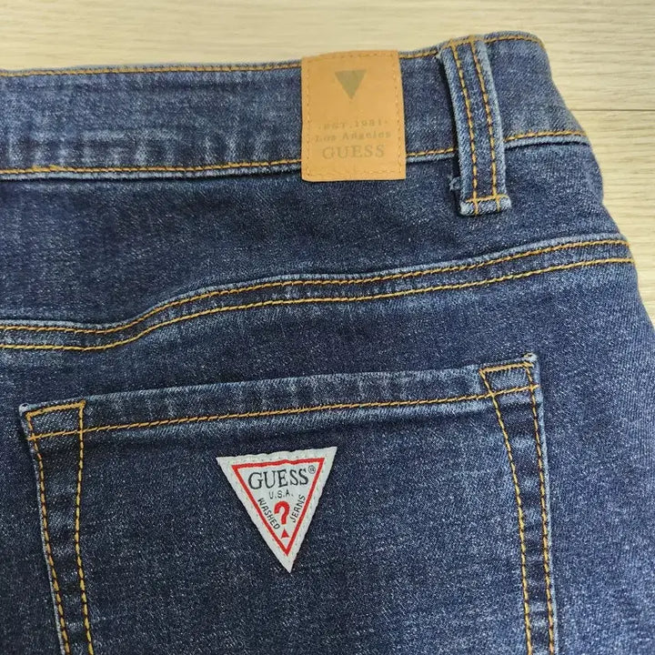 [SOLD OUT] (33)게스 남성 슬림스트레이트 데님팬츠