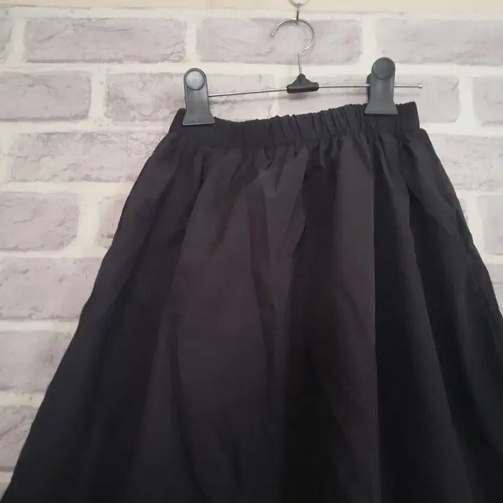 [BUNJANG] Alldlehan Yeou Black Flare Long Skirt / 블랙 밴딩 플레어 롱스커트/알뜰한여우