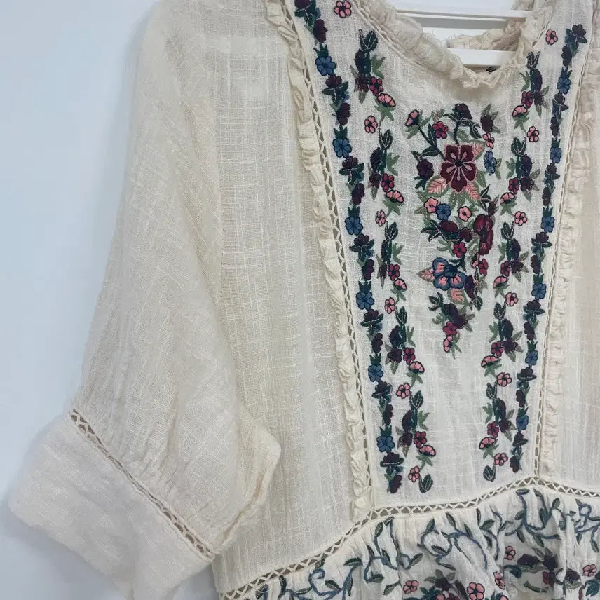 [BUNJANG] vinivini Vintage Embroidered Long Dress / vinivini 빈티지 자수 롱원피스