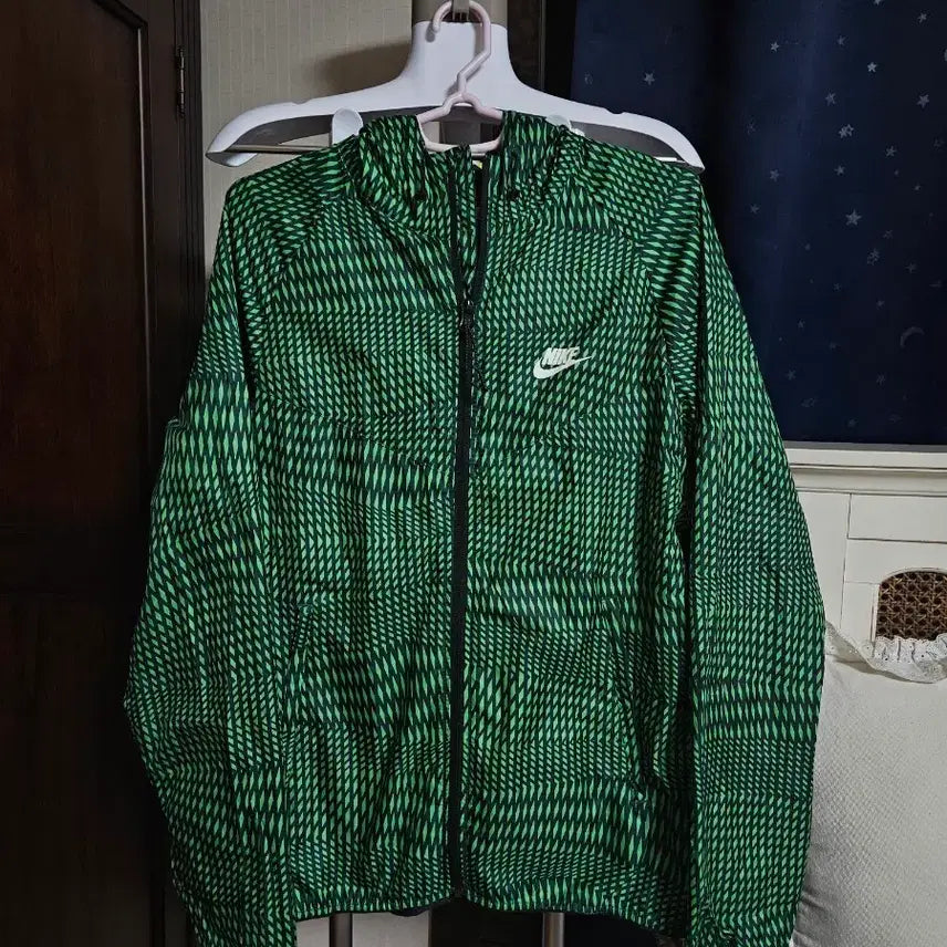 [BUNJANG] Nike Lightweight Cooling Woven Windbreaker Jacket (Size 95) / (새옷수준,정품)나이키 얇은 냉감원단 우븐 바람막이 후드 경량자켓, 95