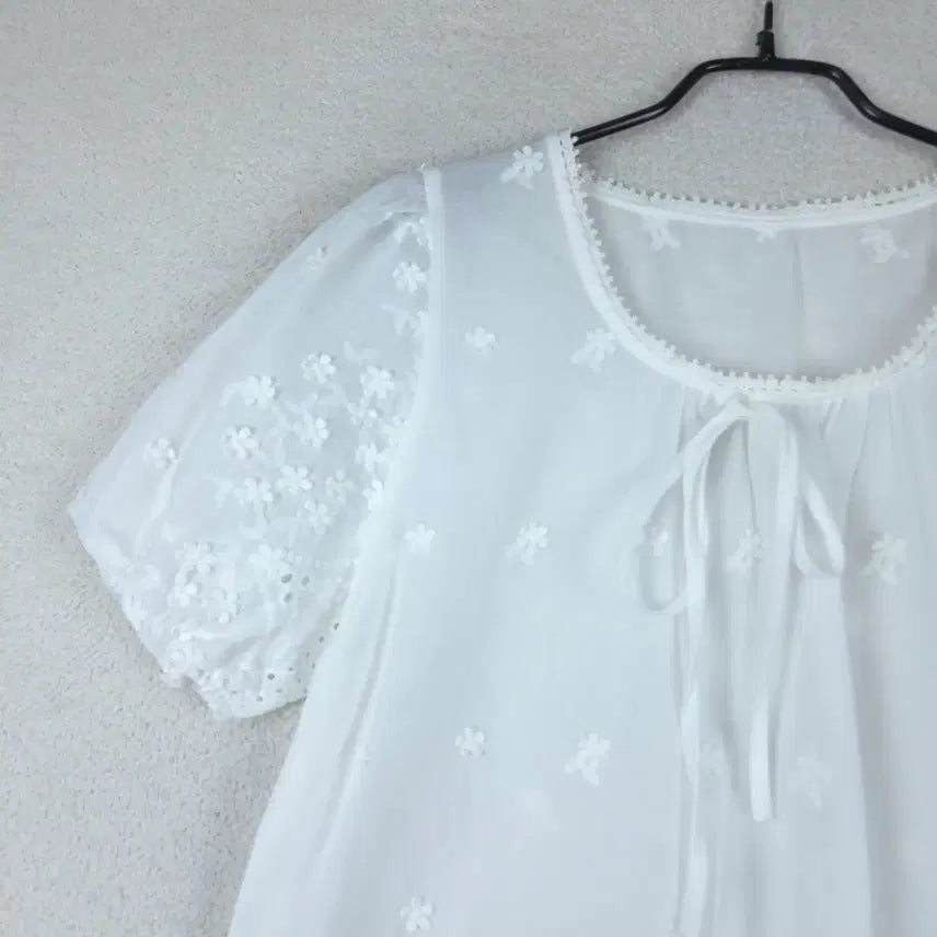 [SOLD OUT] 퍼플하트 여성 펀칭 레이스 반팔 블라우스 화이트(F)