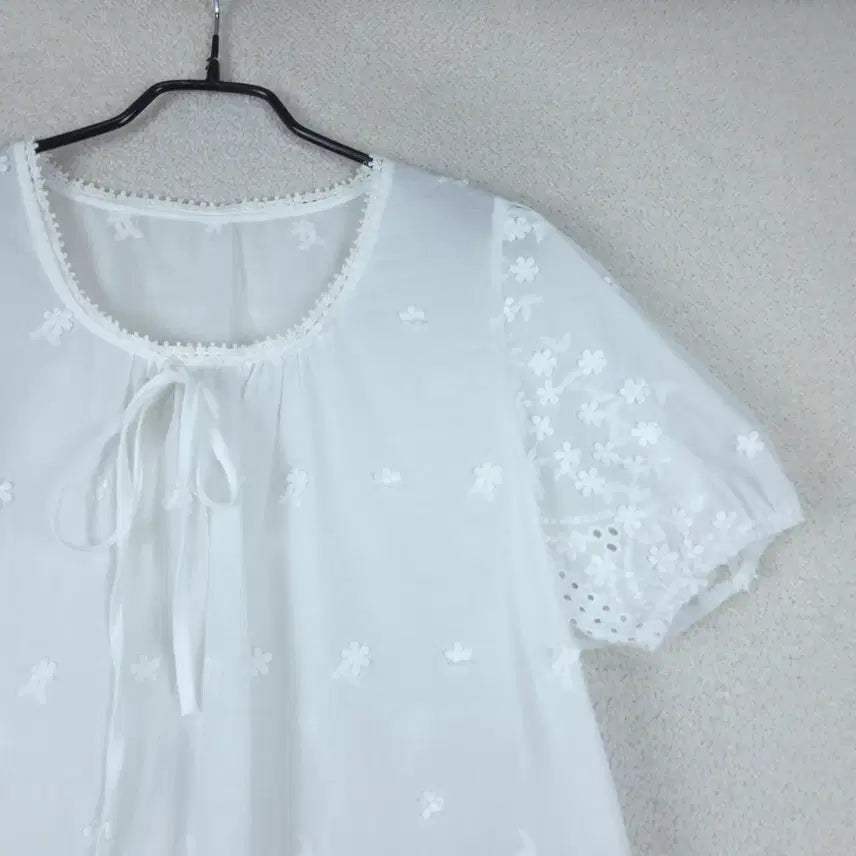 [SOLD OUT] 퍼플하트 여성 펀칭 레이스 반팔 블라우스 화이트(F)