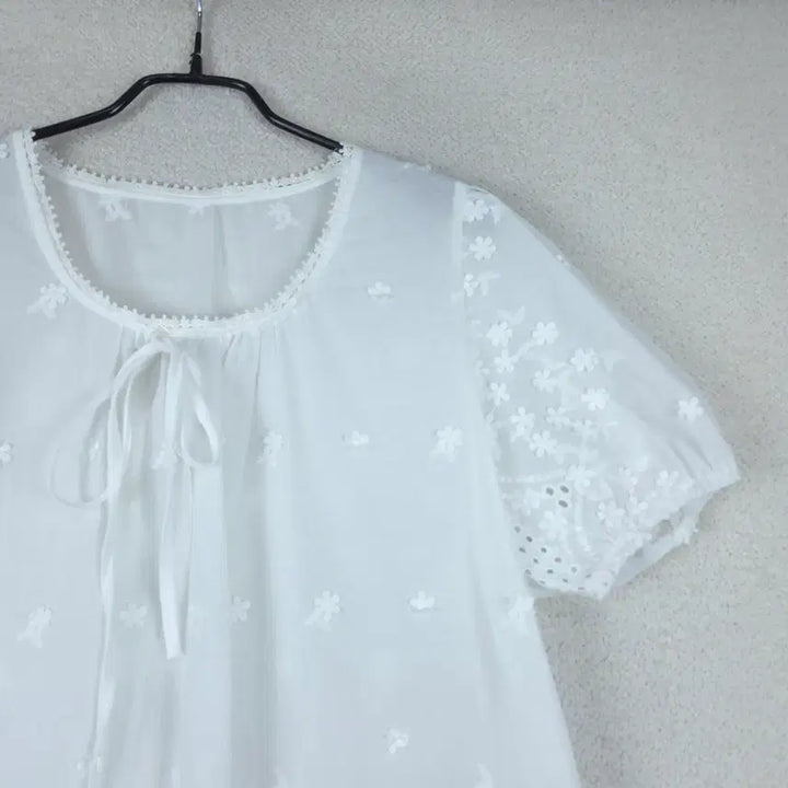 [SOLD OUT] 퍼플하트 여성 펀칭 레이스 반팔 블라우스 화이트(F)