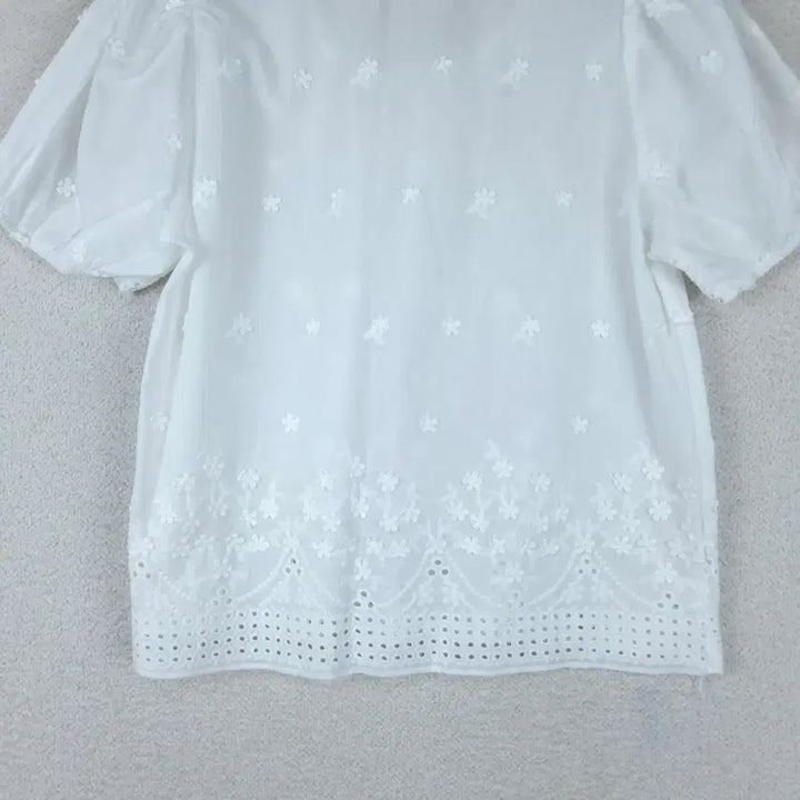 [SOLD OUT] 퍼플하트 여성 펀칭 레이스 반팔 블라우스 화이트(F)