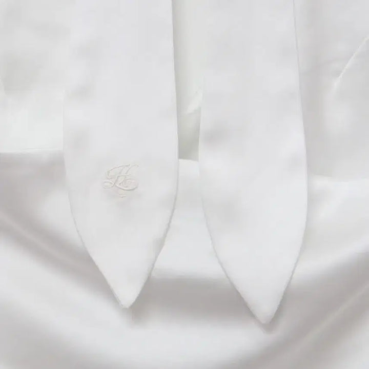 [BUNJANG] H.Mode Satin Halter Blouse / 에이치모드 새틴 스카프 홀터 블라우스 Satin halter blouse