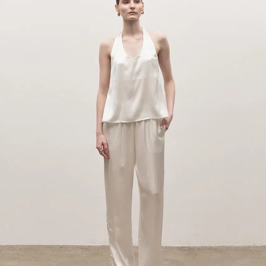 [BUNJANG] H.Mode Satin Halter Blouse / 에이치모드 새틴 스카프 홀터 블라우스 Satin halter blouse