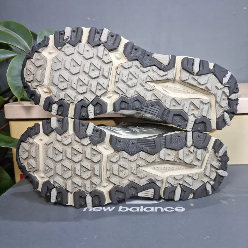 [BUNJANG] New Balance 410 Sneakers (230) / 뉴발란스 410 운동화 (230)