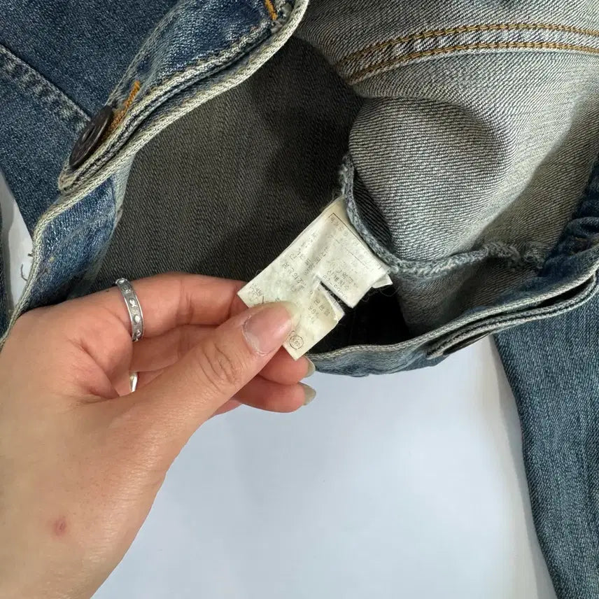 [BUNJANG] Guess Two-Pocket Denim Jacket / Guess 게스 투포켓 데님 자켓
