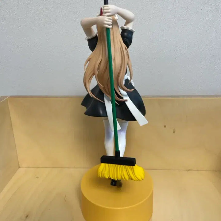 [BUNJANG] SK Japan Power Maid Figure / [체인소맨] SK 재팬 파워 메이드복 피규어