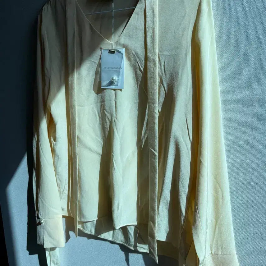 [BUNJANG] JE NE SAIS QUOI 100% Silk Blouse / (새상품) 100% 실크 블라우스 주느세콰JE NE SAIS QUOI 라