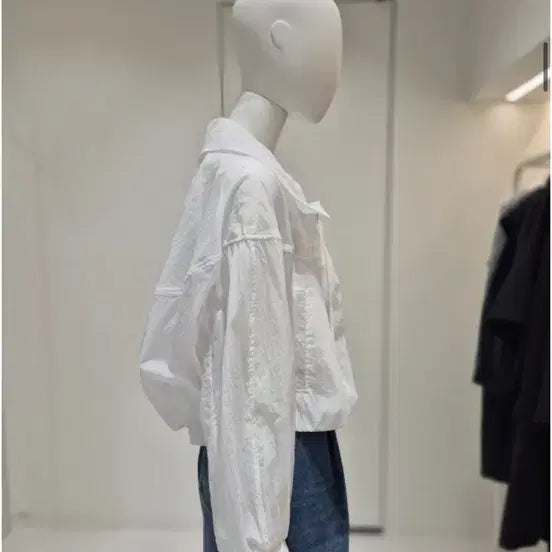 [BUNJANG] ZOOC White Loose Fit Windbreaker Jacket / ZOOC 주크 화이트 루즈핏 바람막이 새상품