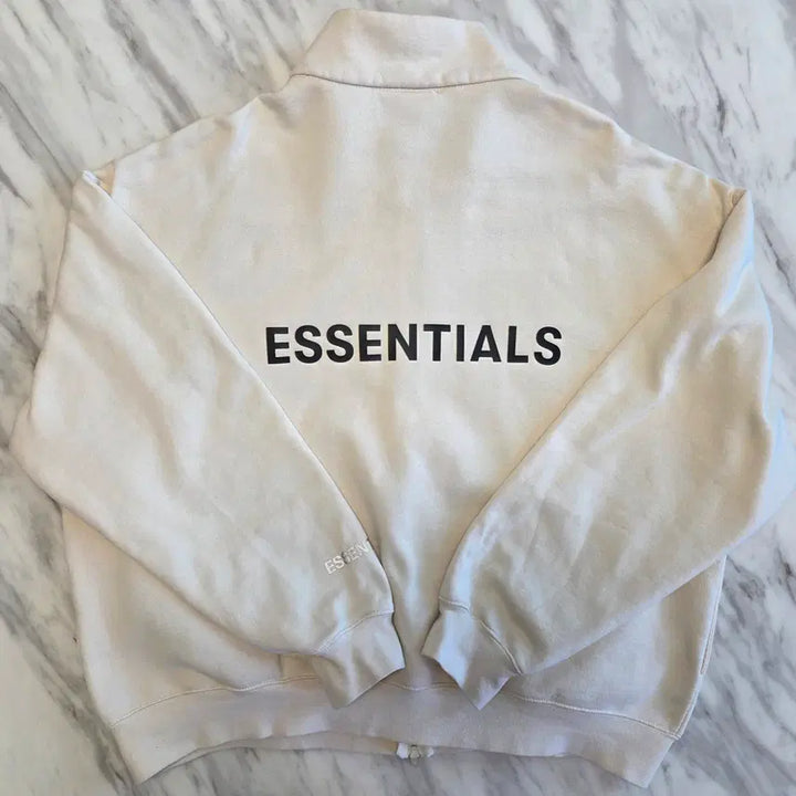 [SOLD OUT] 피오갓에센셜 집업 자켓 크림