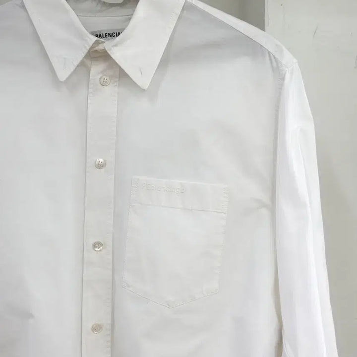 [SOLD OUT] 발렌시아가 화이트 볼륨 패턴 포켓 셔츠