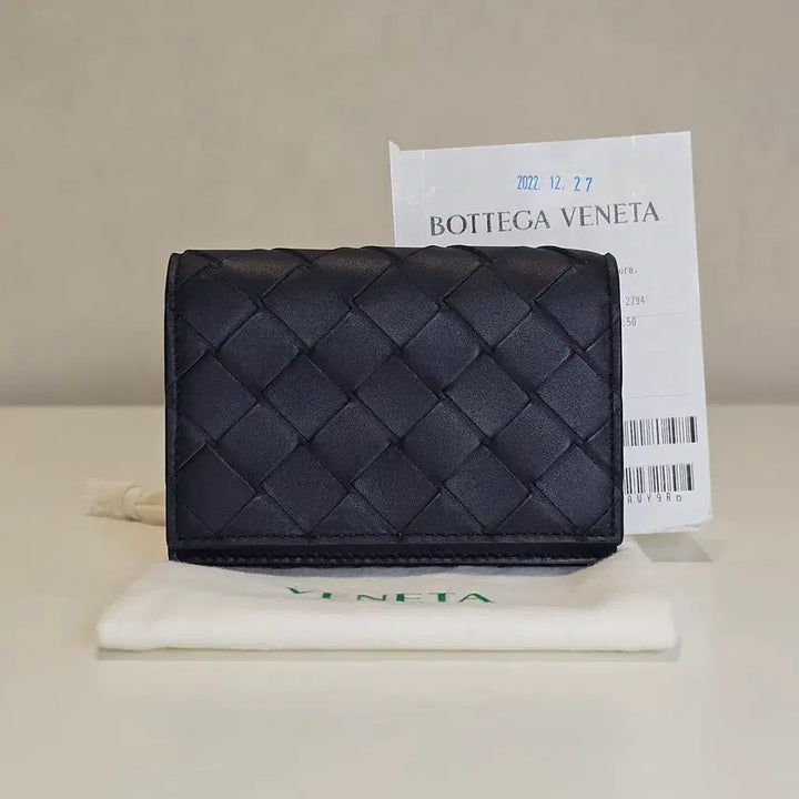 [BUNJANG] Bottega Veneta Intrecciato Navy Flap Card Wallet / [럭스올] 보테가베네타 인트레치아토 네이비 플랩 카드지갑 605720