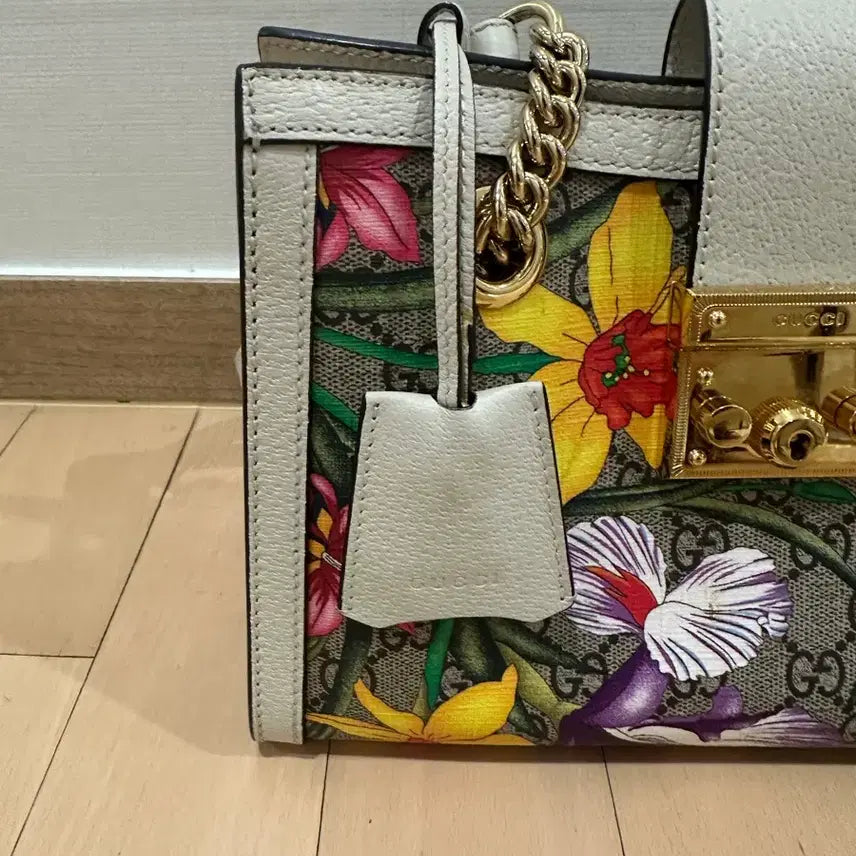 [BUNJANG] Gucci Padlock GG Supreme Flora Chain Shoulder Bag / 구찌 GG 플로라 금장체인 숄더백