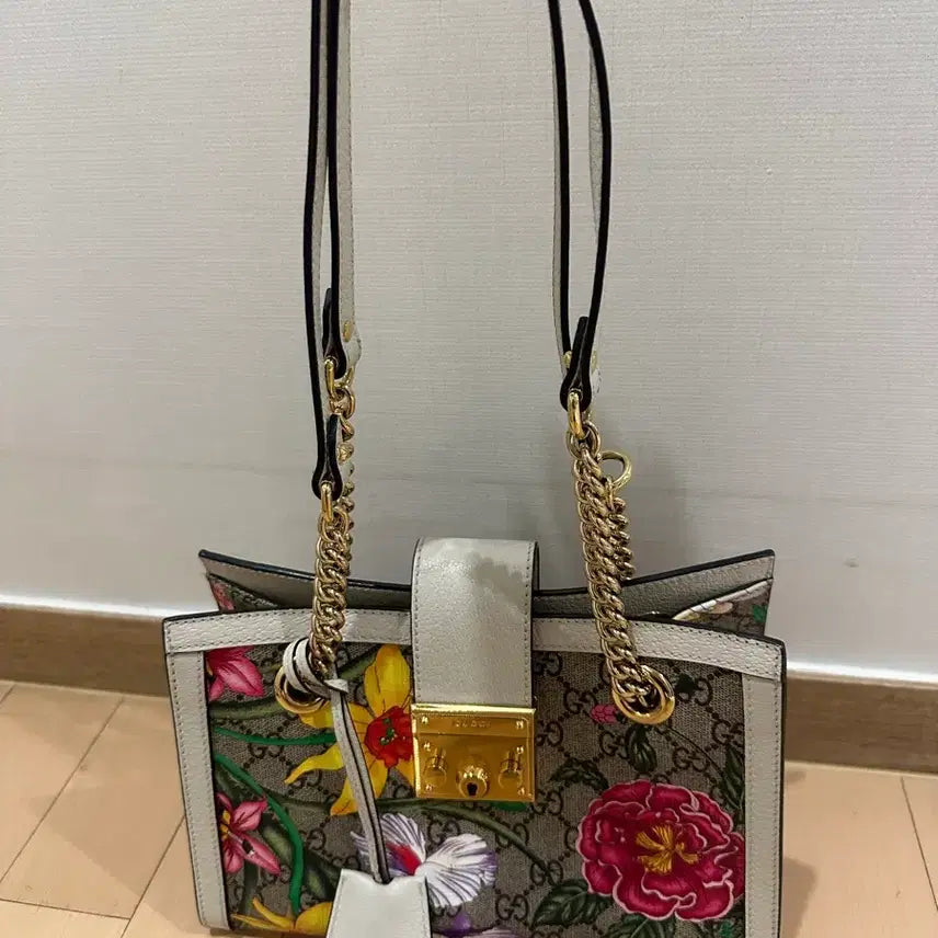 [BUNJANG] Gucci Padlock GG Supreme Flora Chain Shoulder Bag / 구찌 GG 플로라 금장체인 숄더백