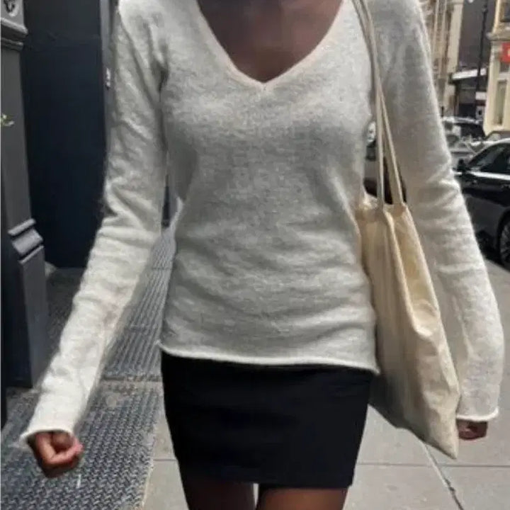 [SOLD OUT] 브랜디멜빌 Andi Mohair V-Neck Sweater