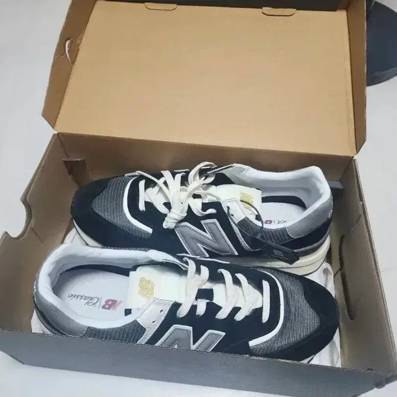 [BUNJANG] New Balance 574 Legacy Black Sneakers / [300] 뉴발란스 574 레거시 블랙 스니커즈 운동화