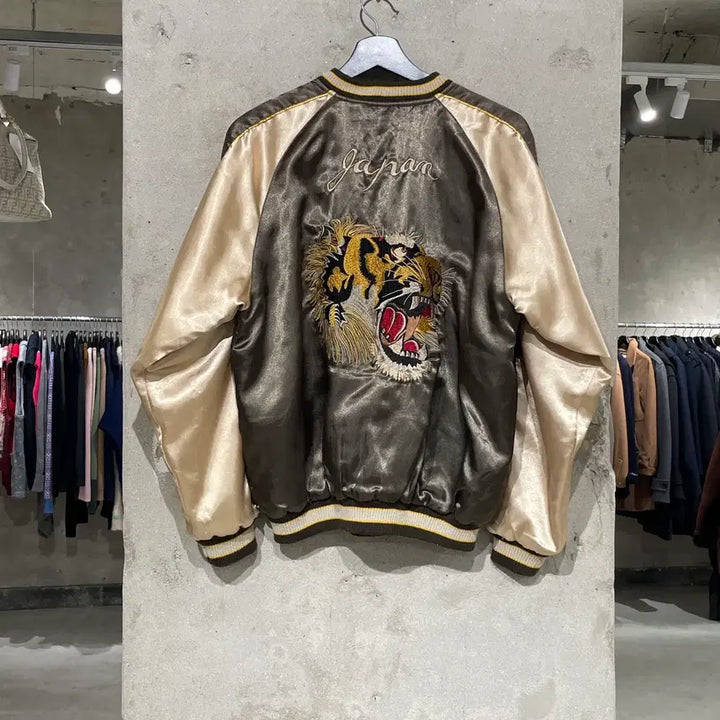 [BUNJANG] Dragonfly Tiger Sun Rise Reversible Souvenir Jacket / 드래곤 플라이 타이거 선 라이즈 수베니어 리버시블 자켓