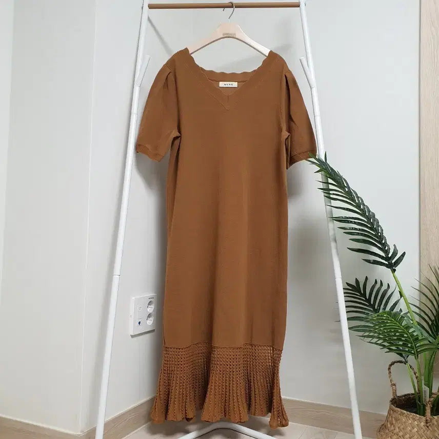 [BUNJANG] Hanssem Mine V-Neck Knit Dress / 한섬마인 물결v넥 반팔 니트원피스