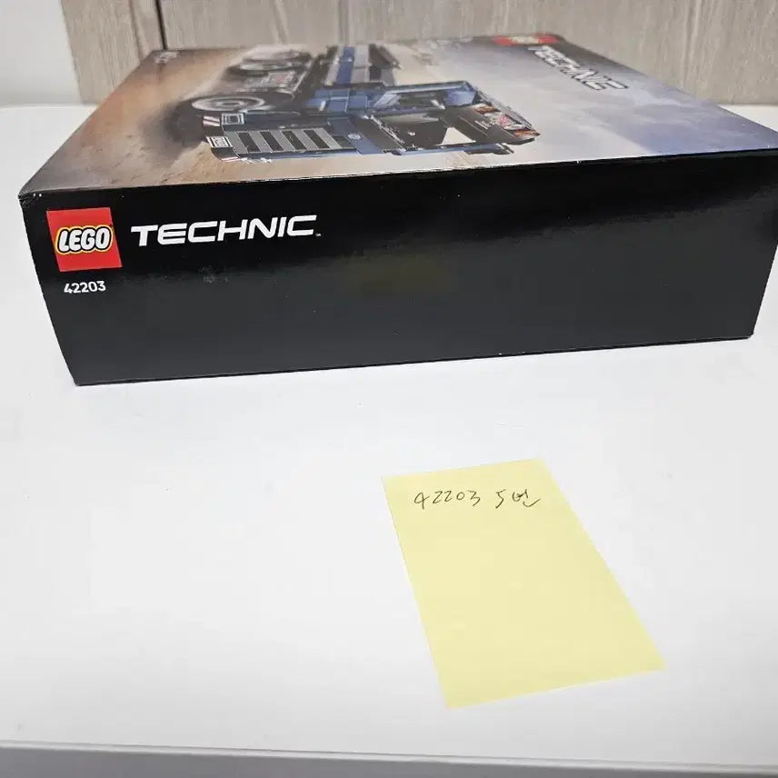 [BUNJANG] Lego Technic 42203 Dump Truck (Sealed) / 레고 테크닉 42203 덤프트럭 박스훼손 미개봉