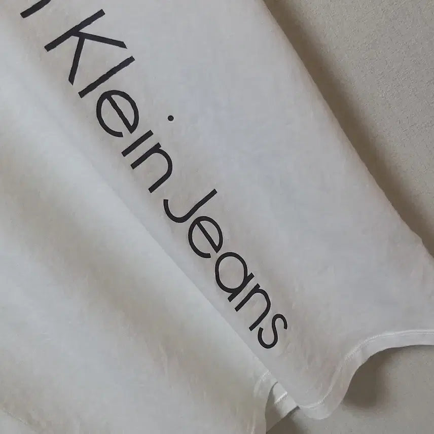 [BUNJANG] Calvin Klein Spandex Short Sleeve T-shirt (Size 95) / 새옷/켈빈클라인/스판반팔티/쫄티?/정품/남95