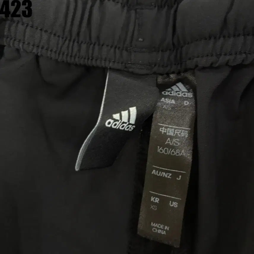 [SOLD OUT] 아디다스 삼선 트레이닝 반바지 블랙 xs