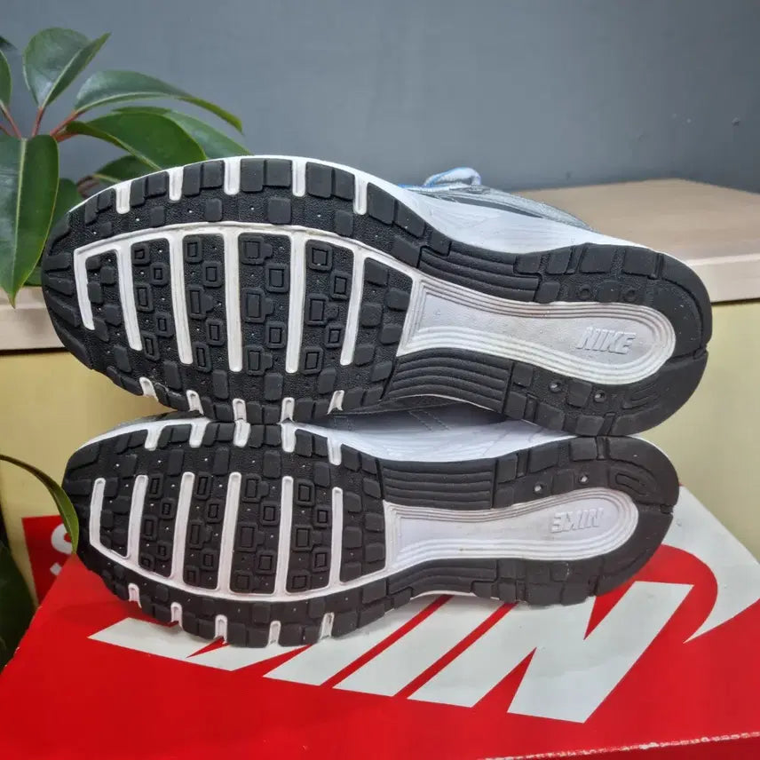 [BUNJANG] Nike P-6000 Sneakers (240) / 나이키 P-6000 운동화 (240)