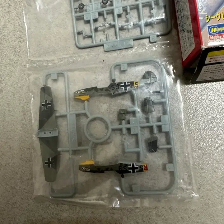 [BUNJANG] Takara 1/144 Me109e-7 Jabo Model Kit / 타카라 1/144 me109e-7 Jabo