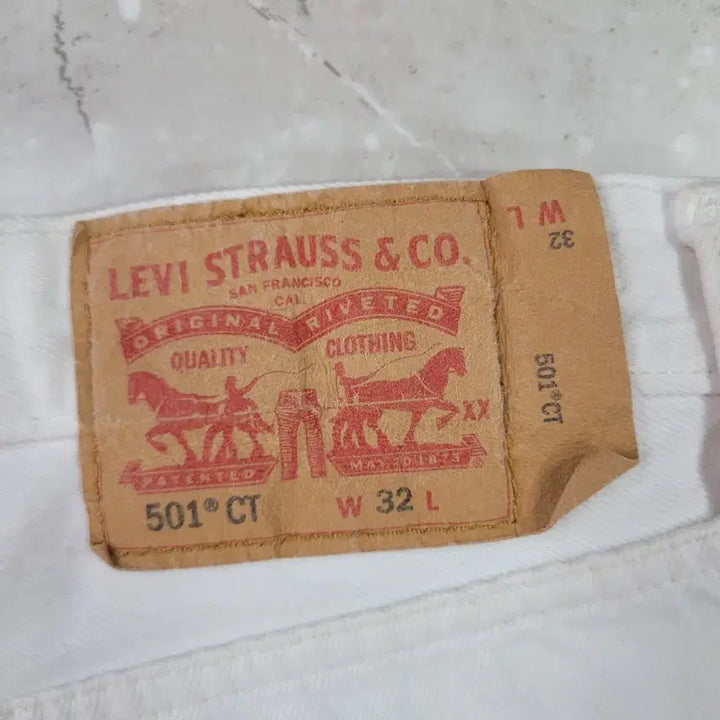 [SOLD OUT] Levi&