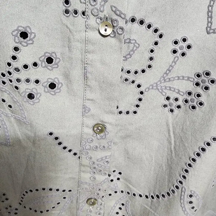 [BUNJANG] ZARA Embroidered Top / 자라 펀칭자수 여성s