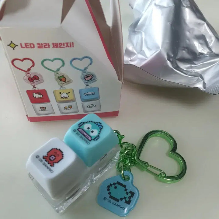 [SOLD OUT] 산리오 LED 클릭 한교동 컬러 키캡 키링