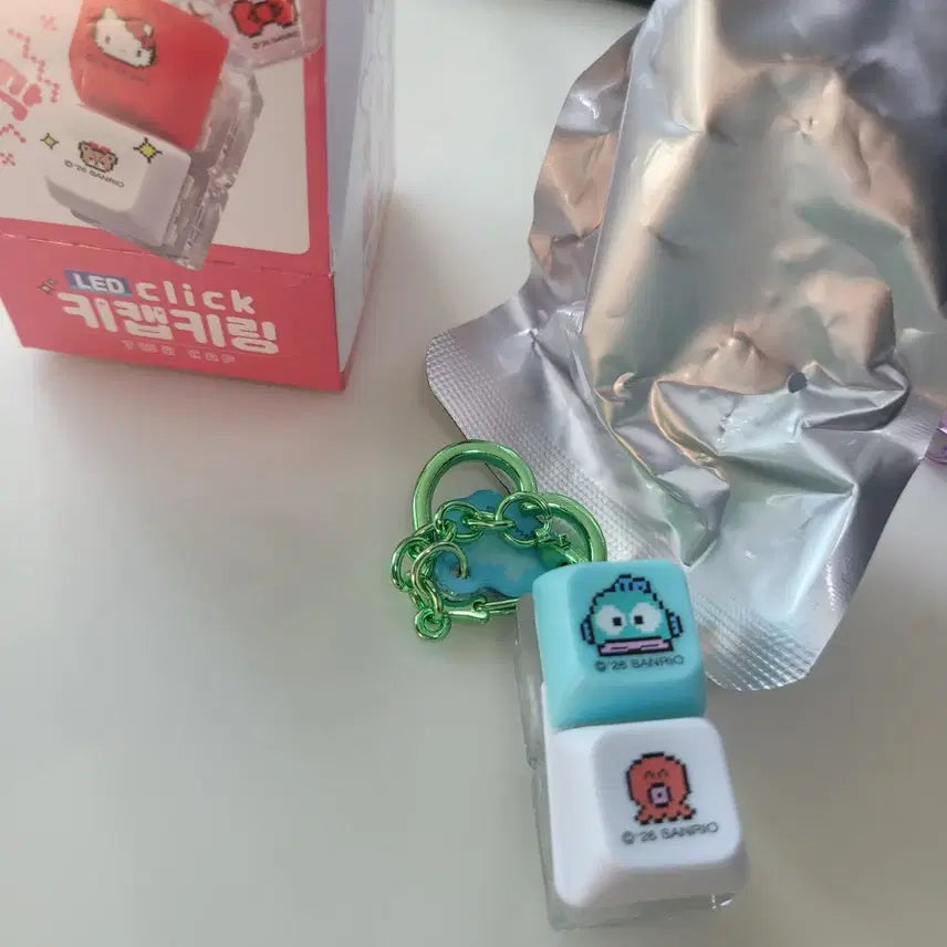 [SOLD OUT] 산리오 LED 클릭 한교동 컬러 키캡 키링