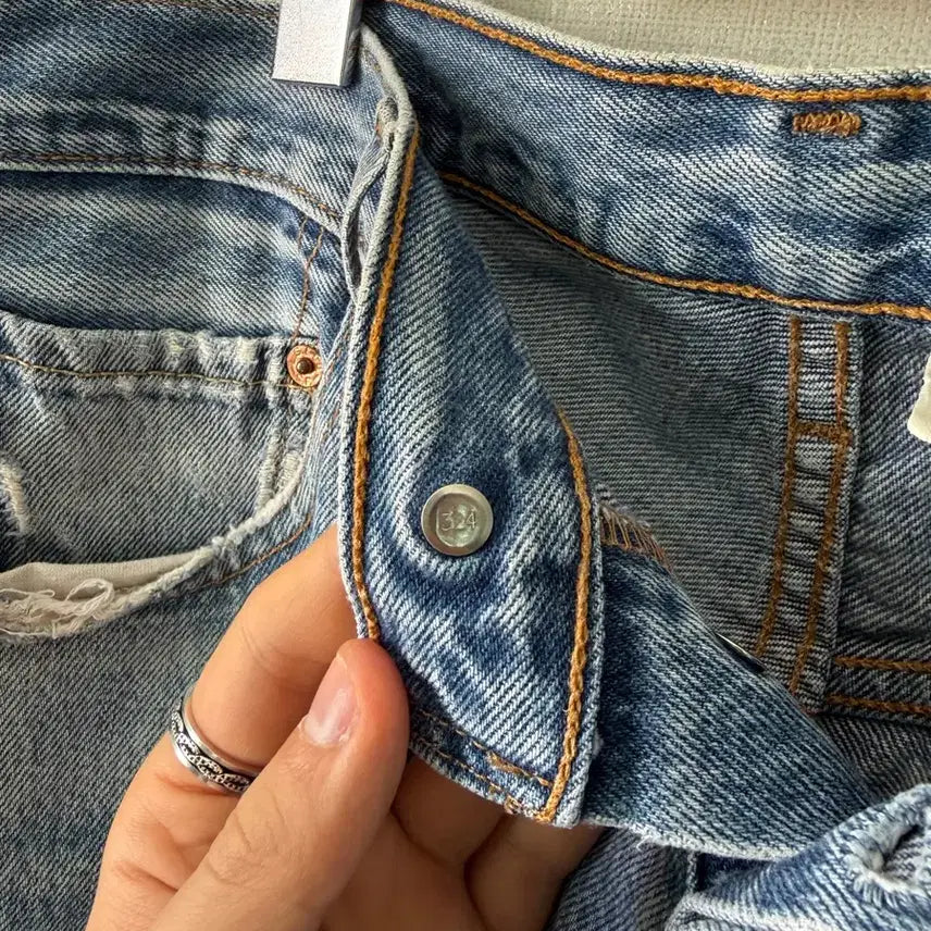 [SOLD OUT] 00s levis 501xx 35