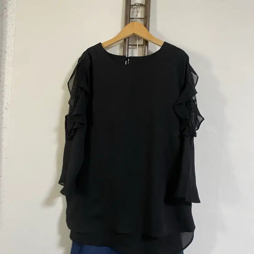 [BUNJANG] Black Frill Sleeve Blouse / 블랙 프릴소매 블라우스 66