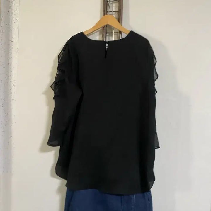 [BUNJANG] Black Frill Sleeve Blouse / 블랙 프릴소매 블라우스 66