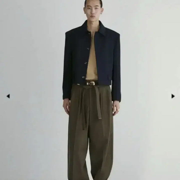 [BUNJANG] RECTO Belted High-Waist Pants - Khaki - L Size / 렉토 24FW 벨트 벨티드 디테일 하이웨스트 팬츠 카키 L 사이즈 팝니다