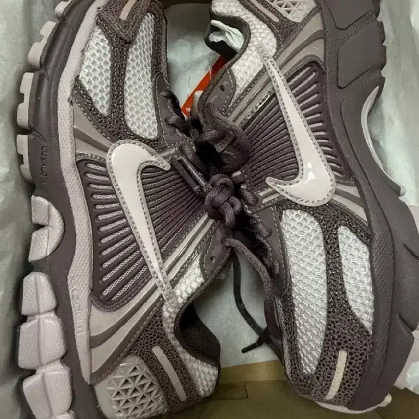 [SOLD OUT] 나이키 여성 보메로5 nike